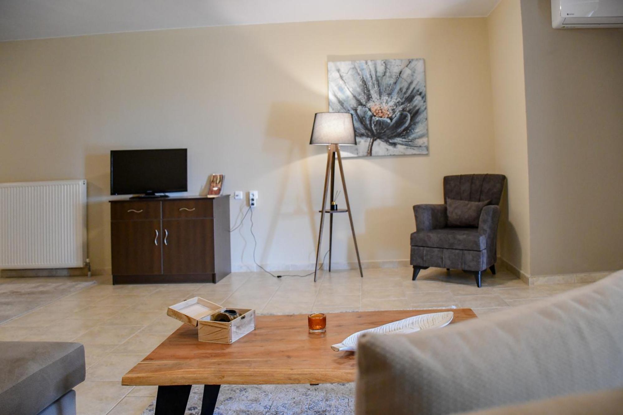 Toula Rooms Ángistron Extérieur photo